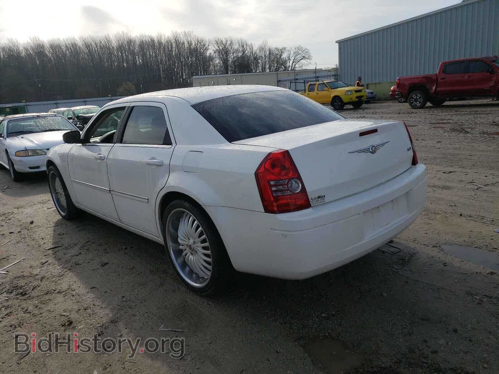 2009 CHRYSLER 300 - VIN: 2C3KA43D39H516636 - Фото 3