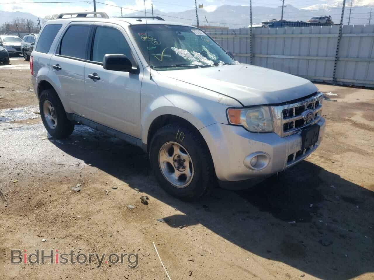 Photo 1FMCU0D70AKB19144 - FORD ESCAPE 2010