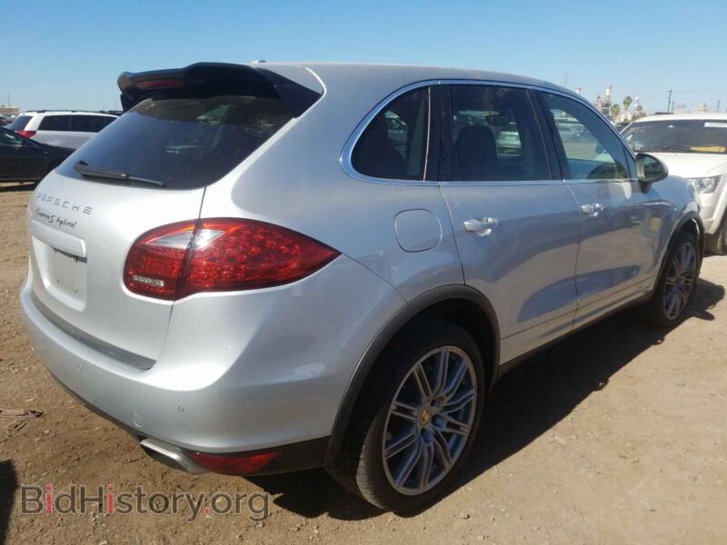 2013 Porsche CAYENNE (VIN WP1AE2A28DLA15589) — photo 4 of 10