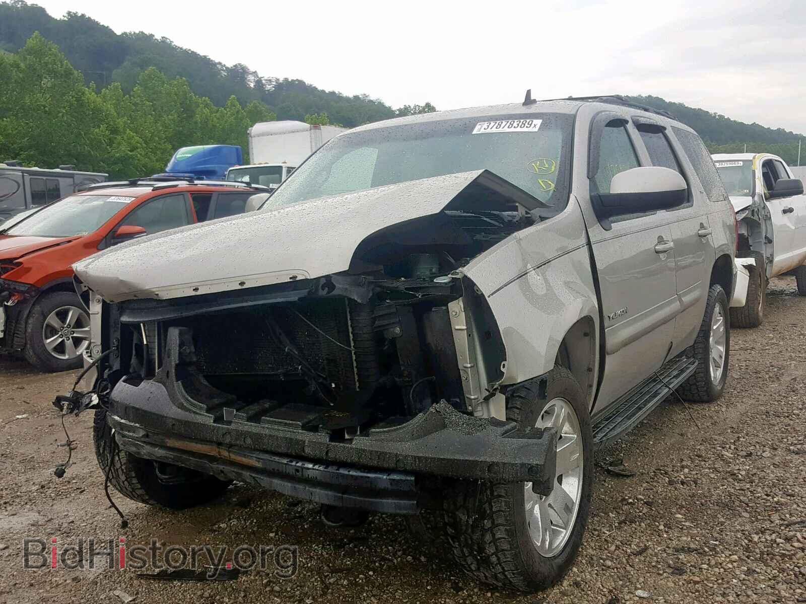 2008 GMC YUKON - VIN: 1GKFK13048R256708 - Photo 2