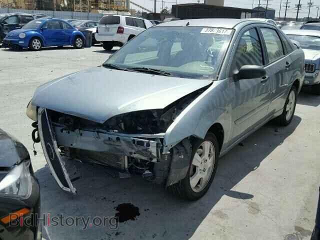 2005 FORD FOCUS - VIN: 1FAHP34N95W211147 - Фото 2