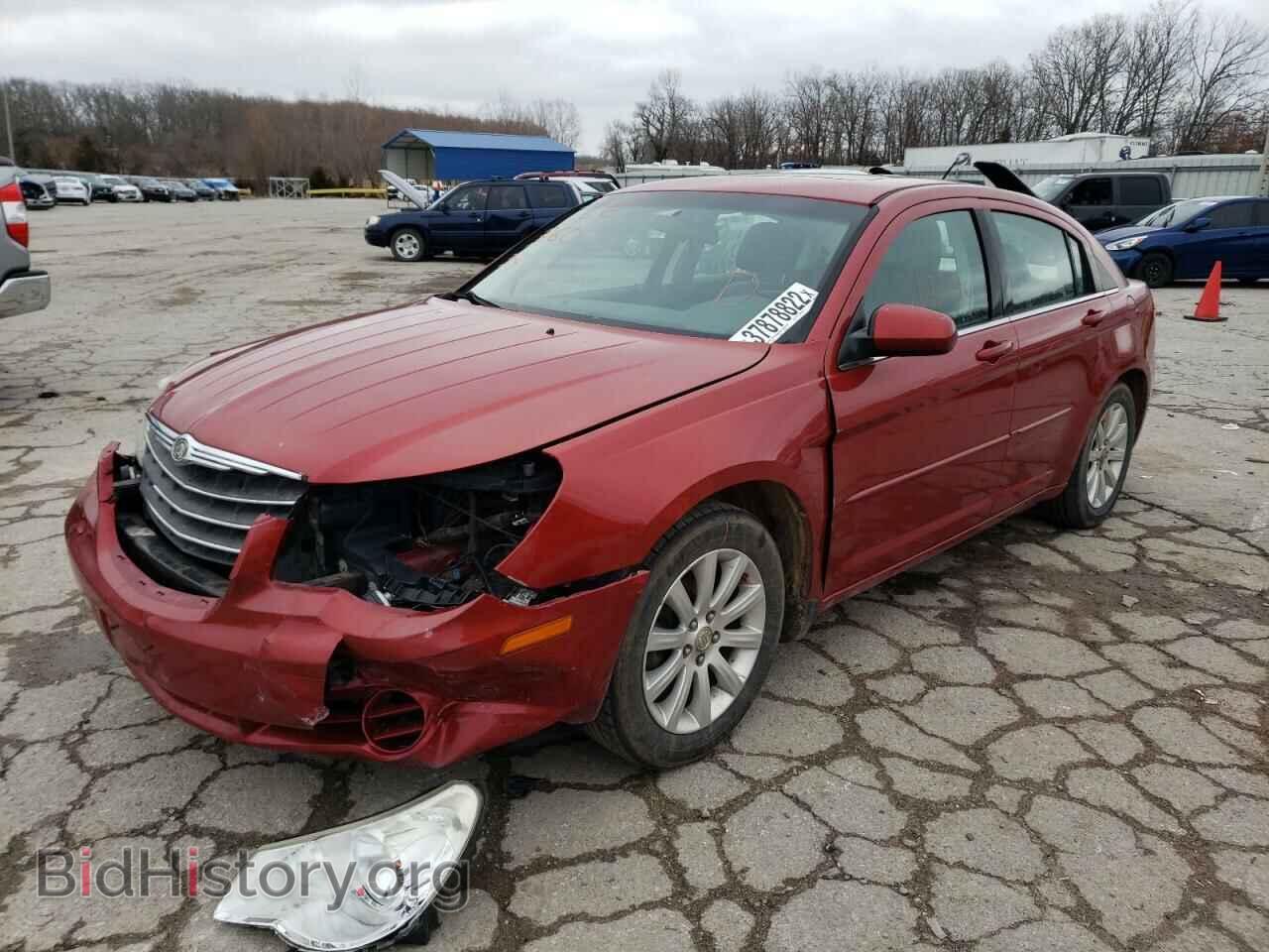 2010 CHRYSLER SEBRING - VIN: 1C3CC5FB1AN230973 - Фото 2