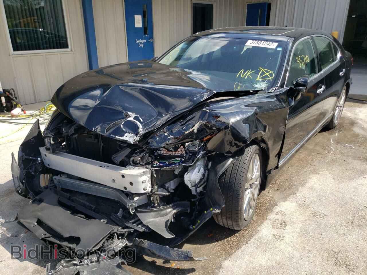 2015 LEXUS LS460 - VIN: JTHBL5EFXF5134809 - Photo 2