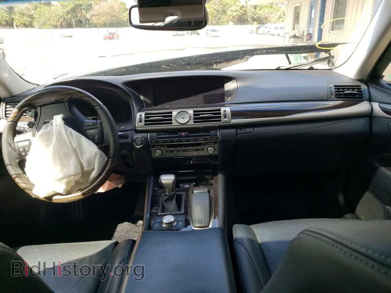 2015 LEXUS LS460 - VIN: JTHBL5EFXF5134809 - Photo 9
