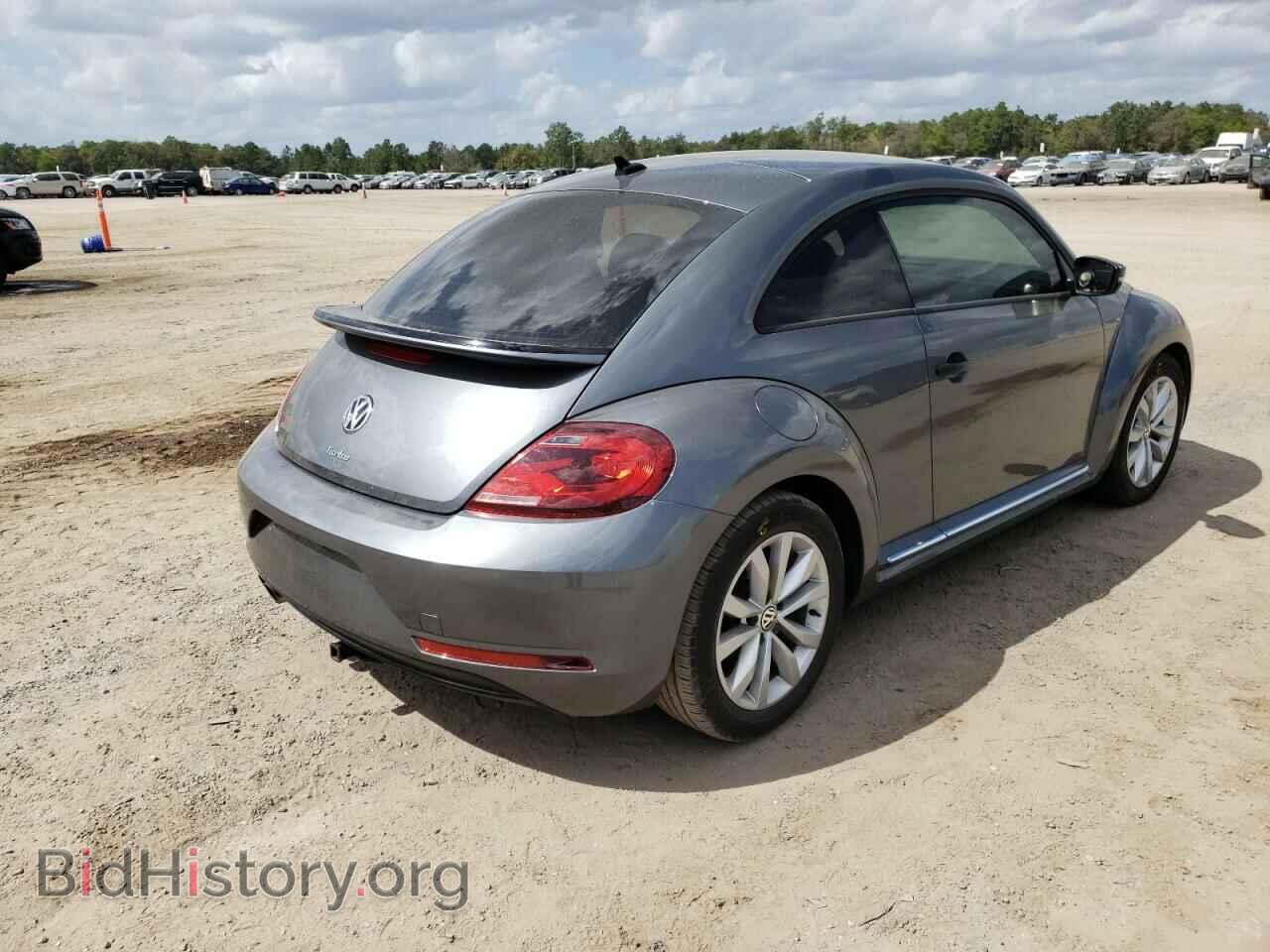 2017 VOLKSWAGEN BEETLE - VIN: 3VWF17ATXHM623060 - Фото 4