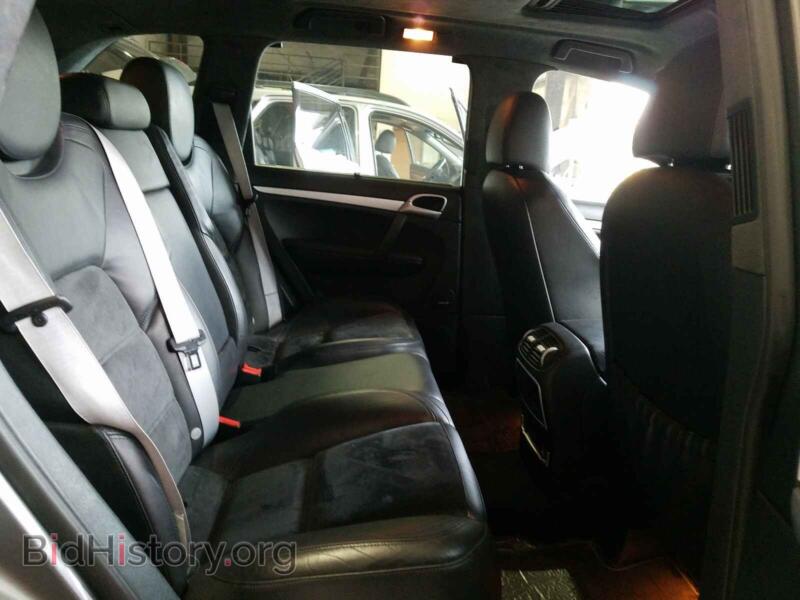 2010 Porsche CAYENNE (VIN WP1AD2AP5ALA30092) — photo 6 of 10