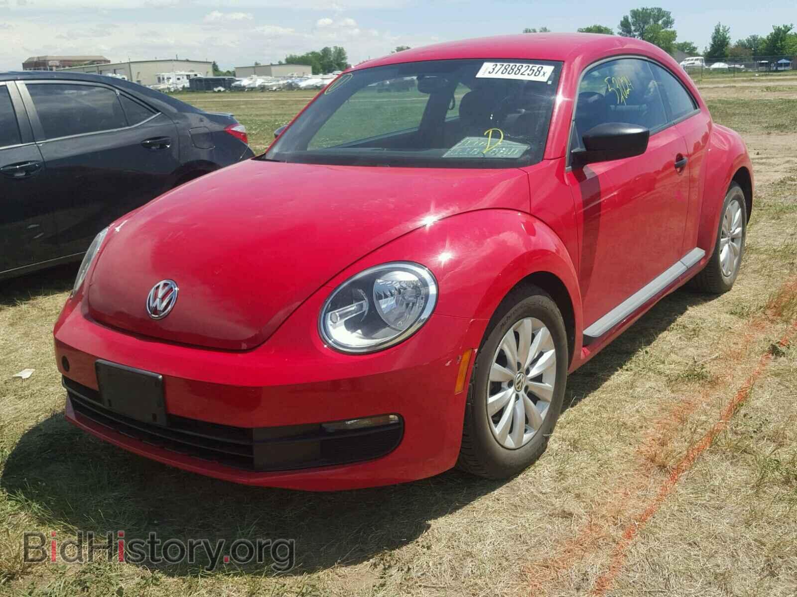 2013 VOLKSWAGEN BEETLE - VIN: 3VWFP7AT3DM661528 - Фото 2