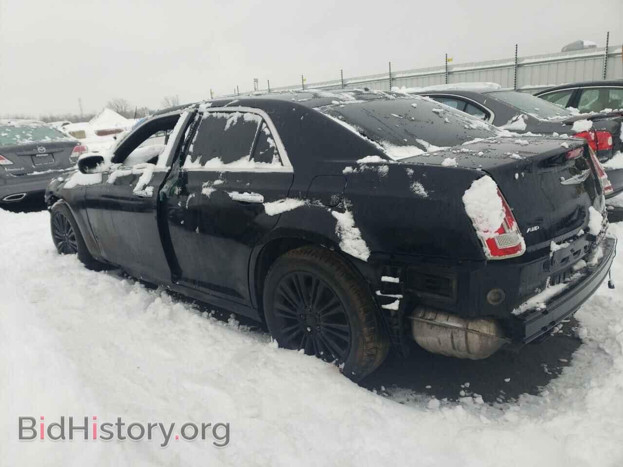 2019 CHRYSLER 300 - VIN: 2C3CCAGG0KH531067 - Фото 2
