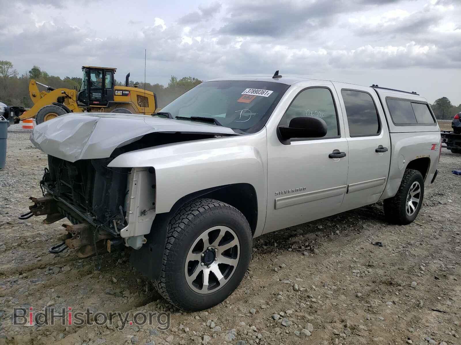 2011 CHEVROLET SILVERADO - VIN: 3GCPKSE33BG241587 - Фото 2