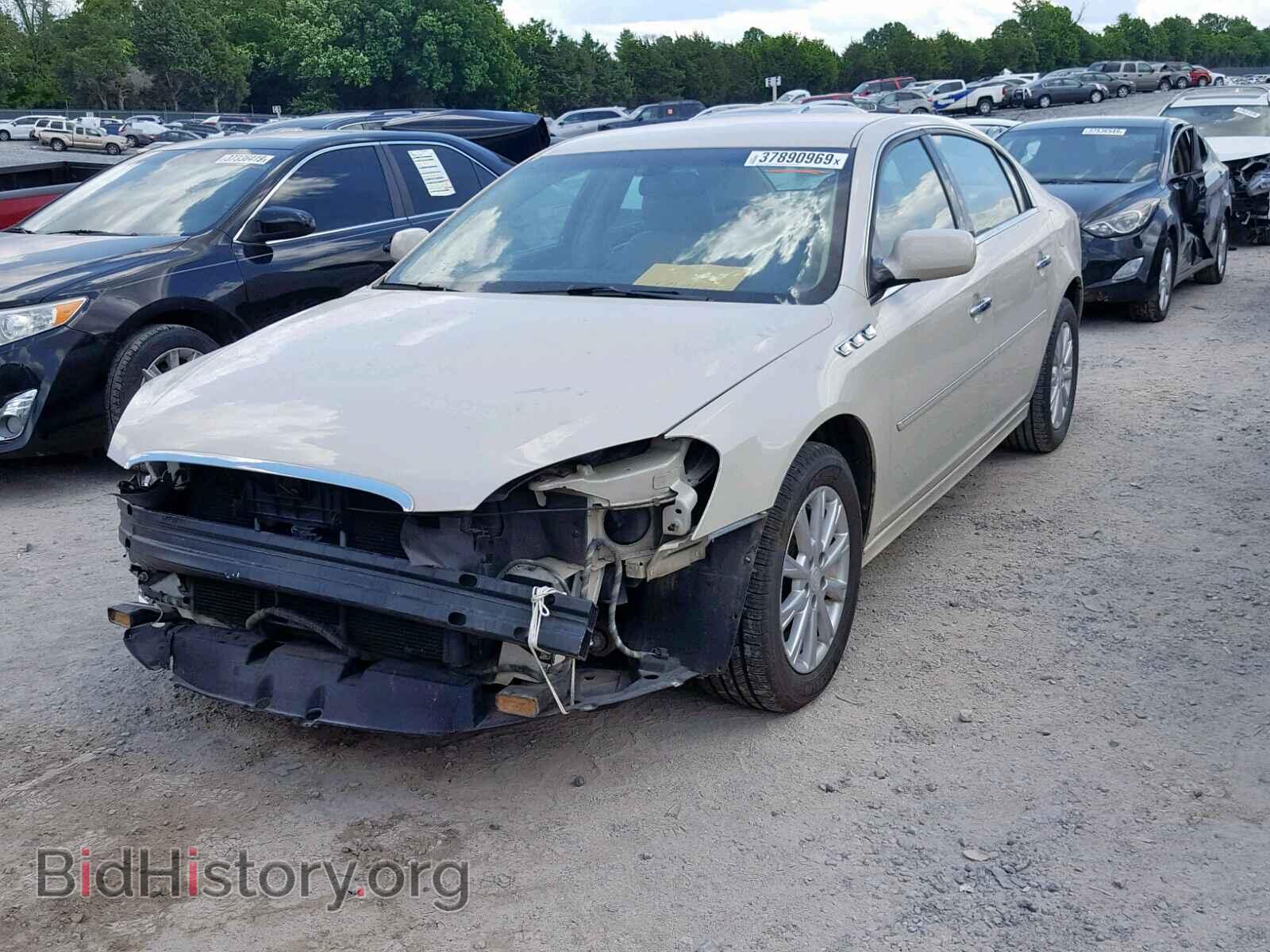 2011 BUICK LUCERNE - VIN: 1G4HC5EM0BU112842 - Фото 2