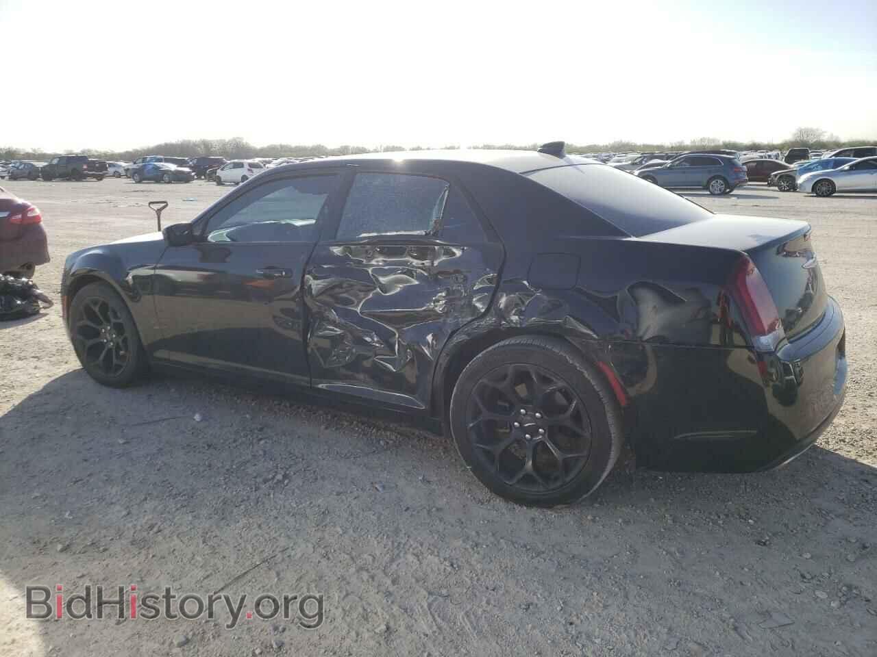 2020 CHRYSLER 300 - VIN: 2C3CCABG8LH158594 - Фото 2