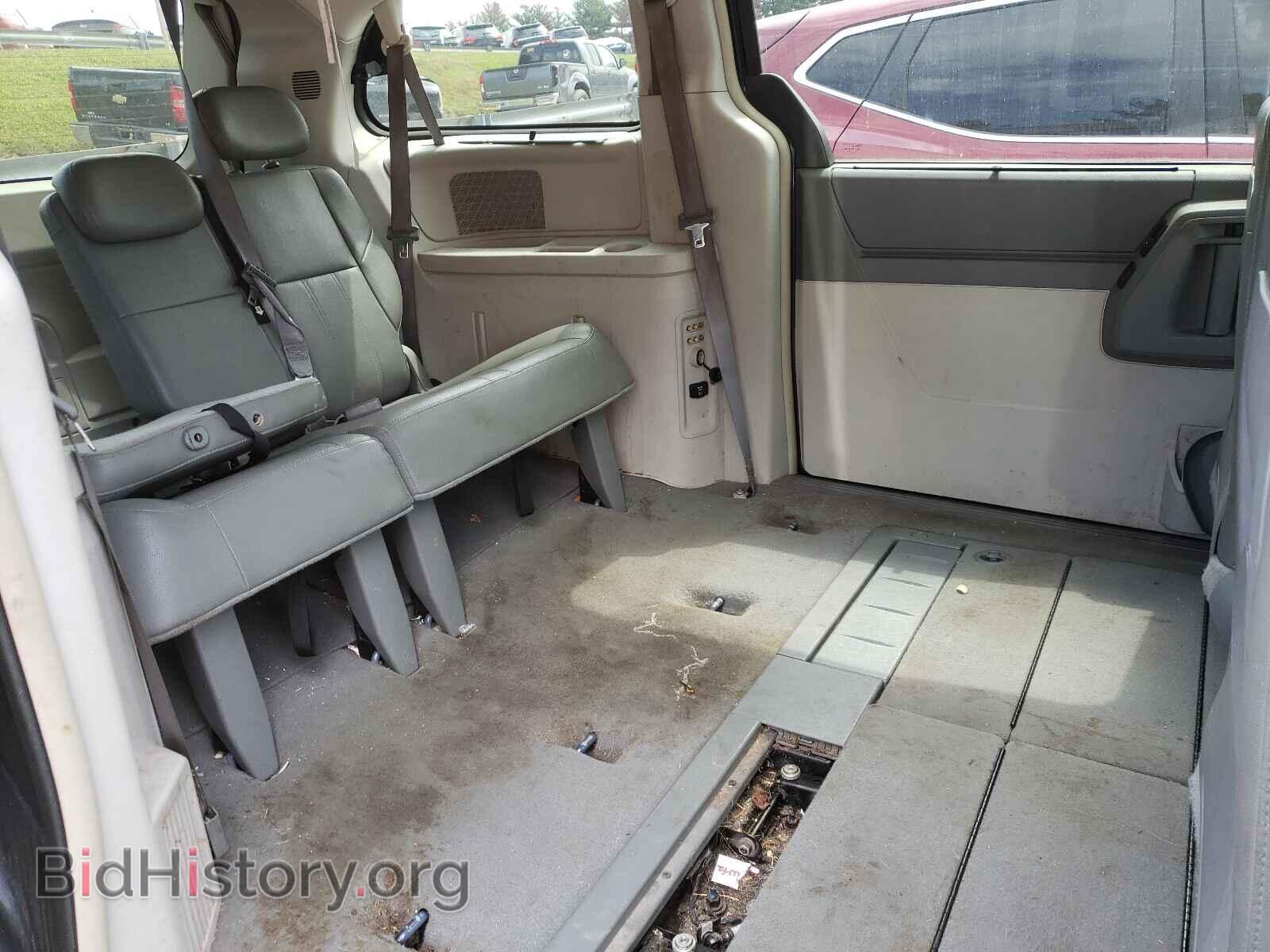 2008 CHRYSLER MINIVAN - VIN: 2A8HR54P68R767763 - Фото 6