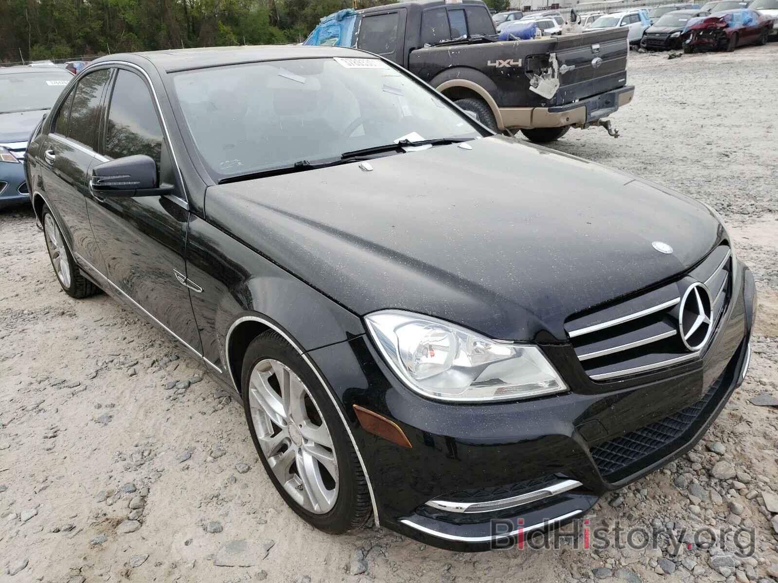 Photo WDDGF4HB4DR257731 - MERCEDES-BENZ C CLASS 2013