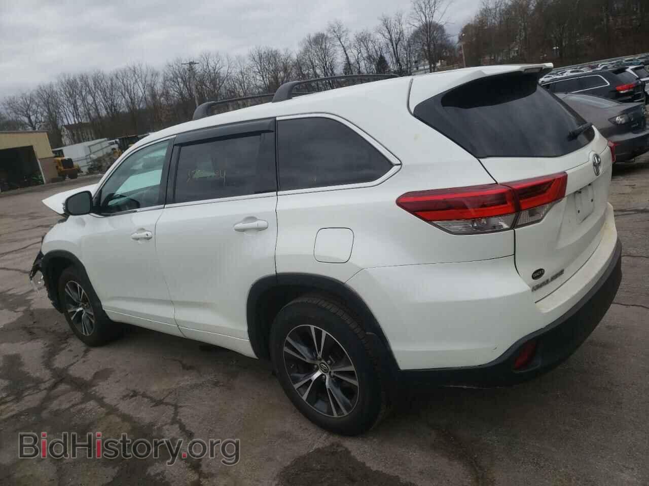 2018 TOYOTA HIGHLANDER - VIN: 5TDBZRFH9JS906419 - Фото 2