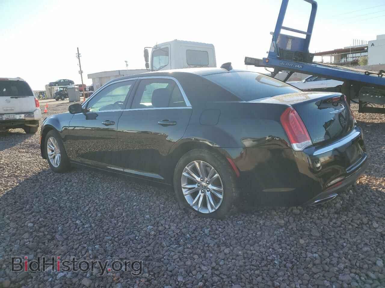 2017 CHRYSLER 300 - VIN: 2C3CCAAG2HH544372 - Фото 2