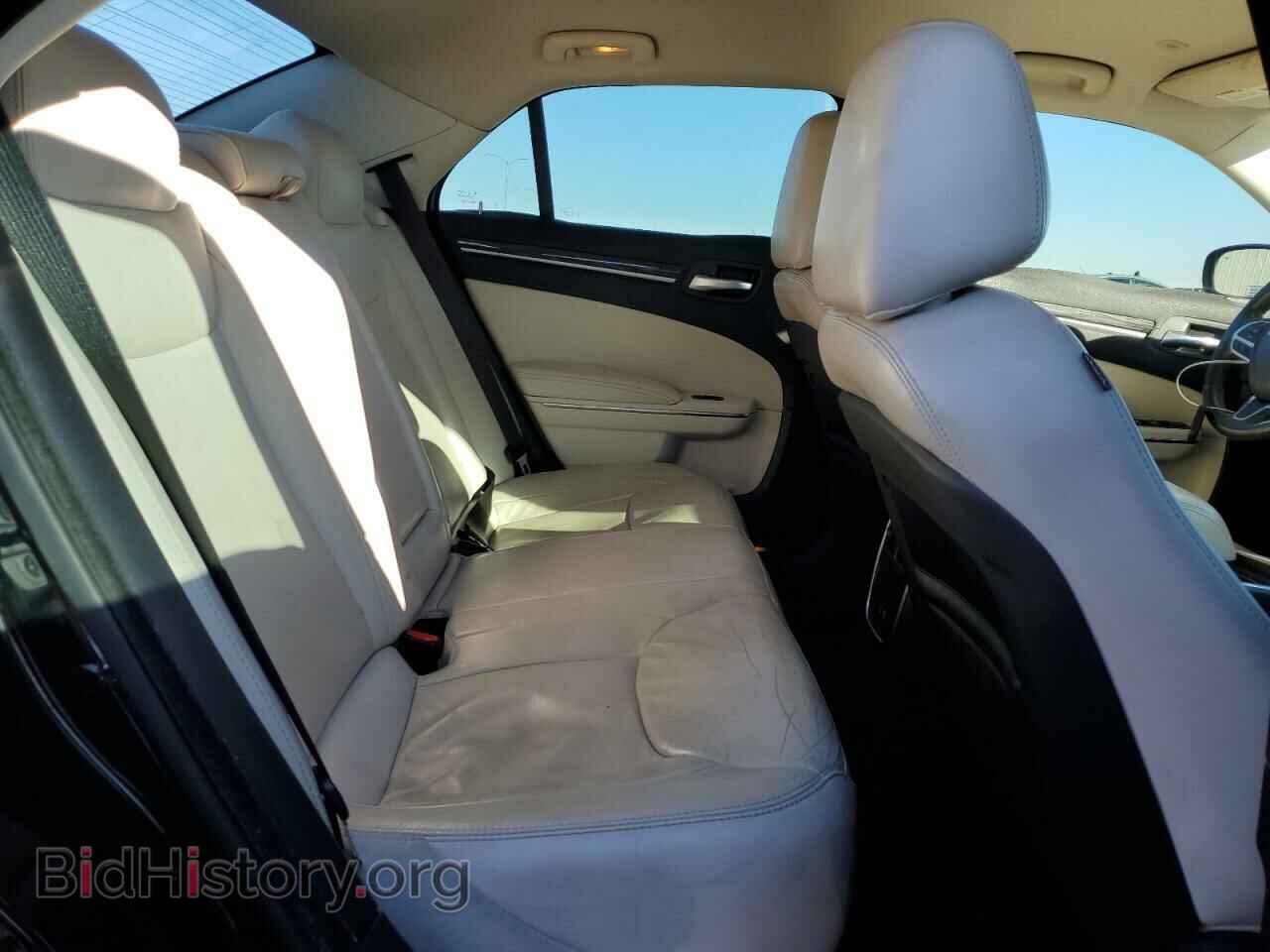 2017 CHRYSLER 300 - VIN: 2C3CCAAG2HH544372 - Фото 10
