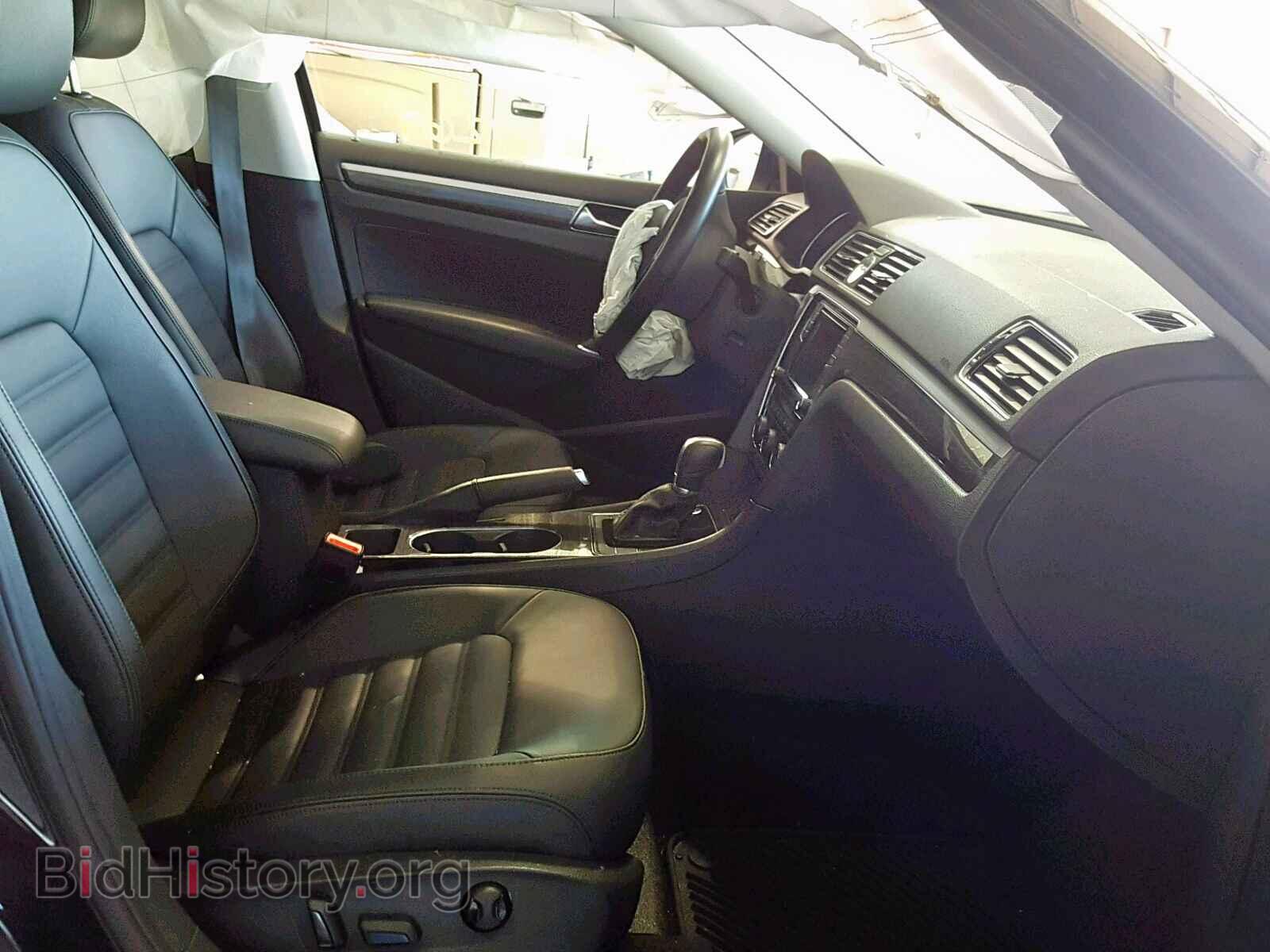 2017 VOLKSWAGEN PASSAT - VIN: 1VWCT7A30HC076864 - Фото 5