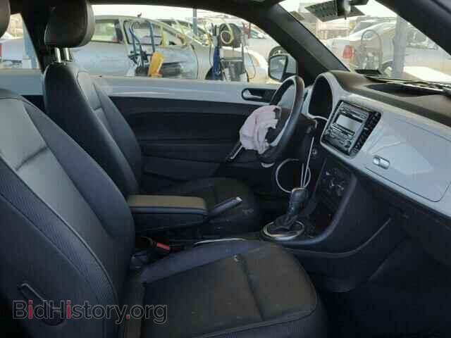 2014 VOLKSWAGEN BEETLE - VIN: 3VWJ17AT8EM638811 - Фото 5