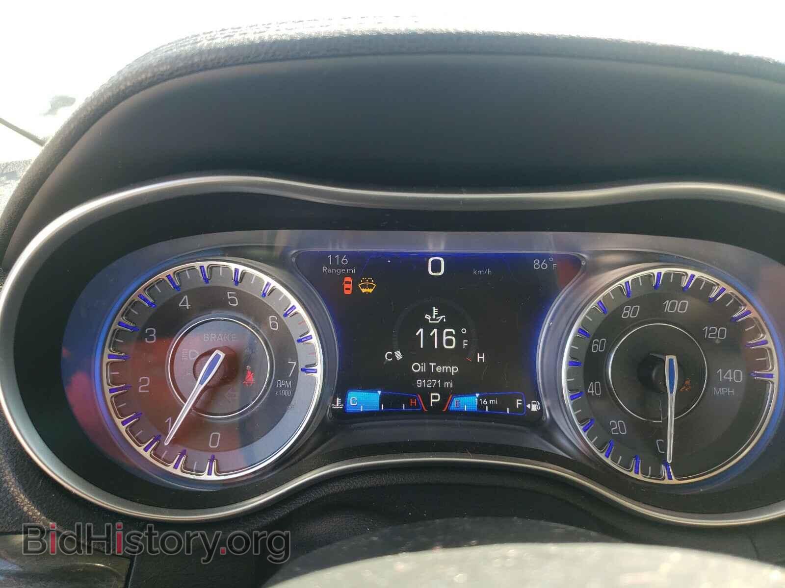 2016 CHRYSLER 300 - VIN: 2C3CCAAG5GH223800 - Фото 8