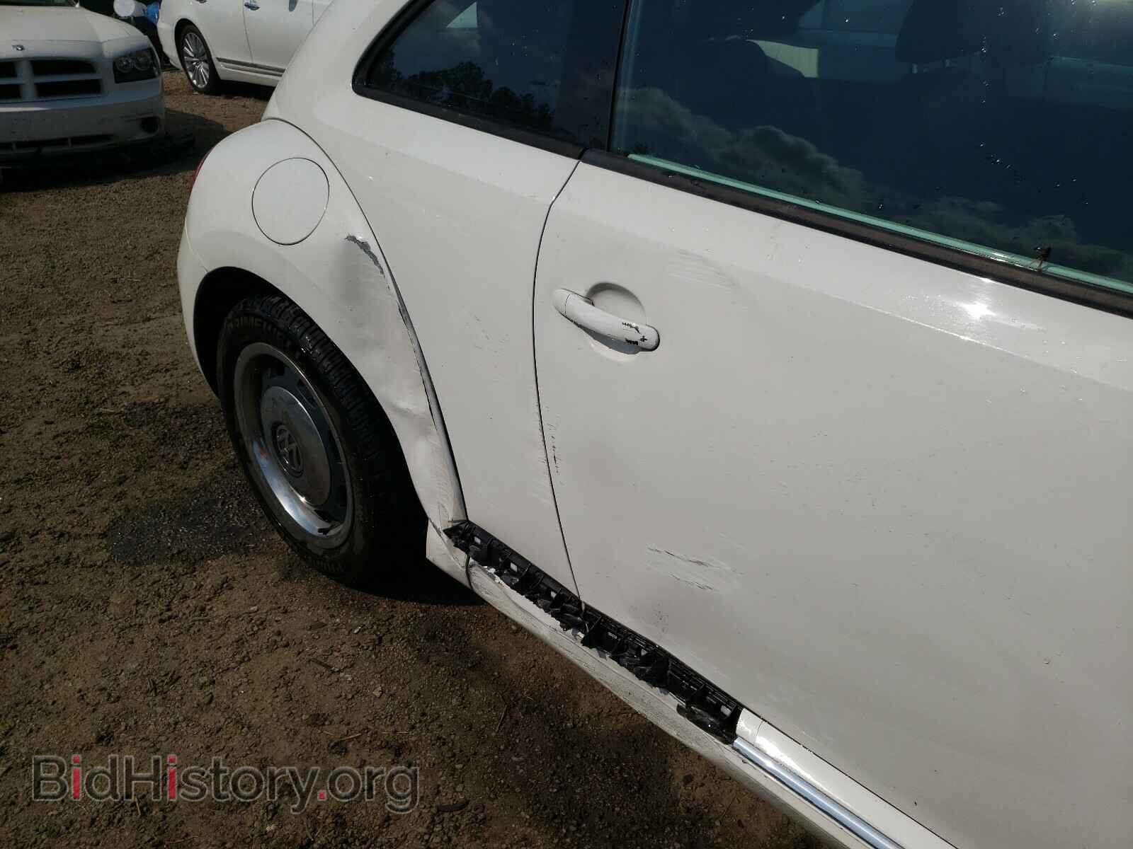 2012 VOLKSWAGEN BEETLE - VIN: 3VWJP7AT6CM630122 - Фото 9
