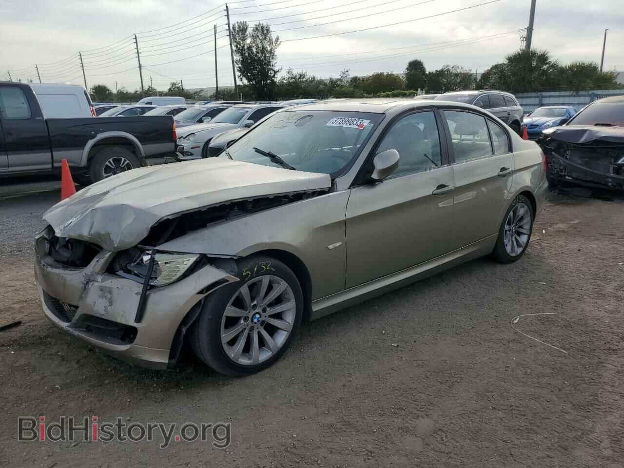Photo WBAPH7C58BE460050 - BMW 3 SERIES 2011