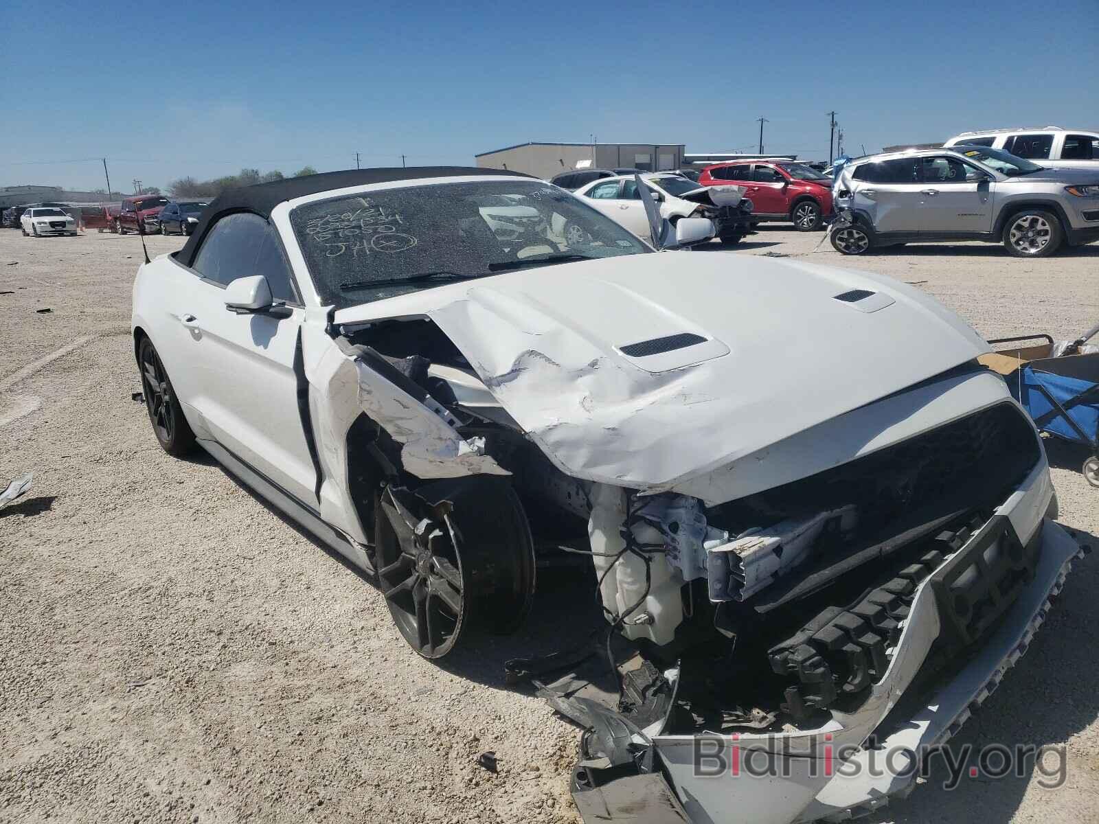Photo 1FATP8UH6J5157050 - FORD MUSTANG 2018