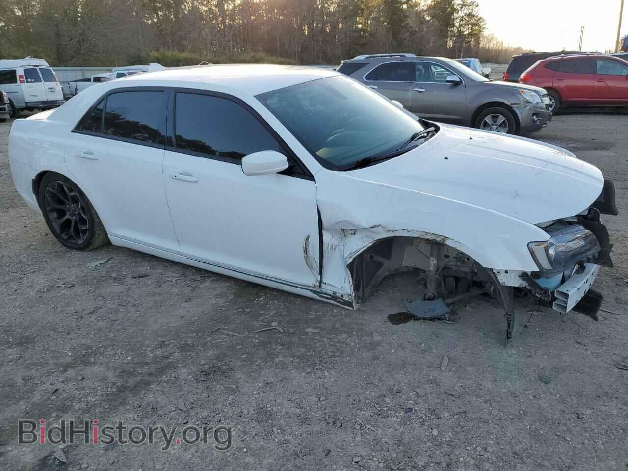 2019 CHRYSLER 300 - VIN: 2C3CCABG5KH628823 - Фото 4