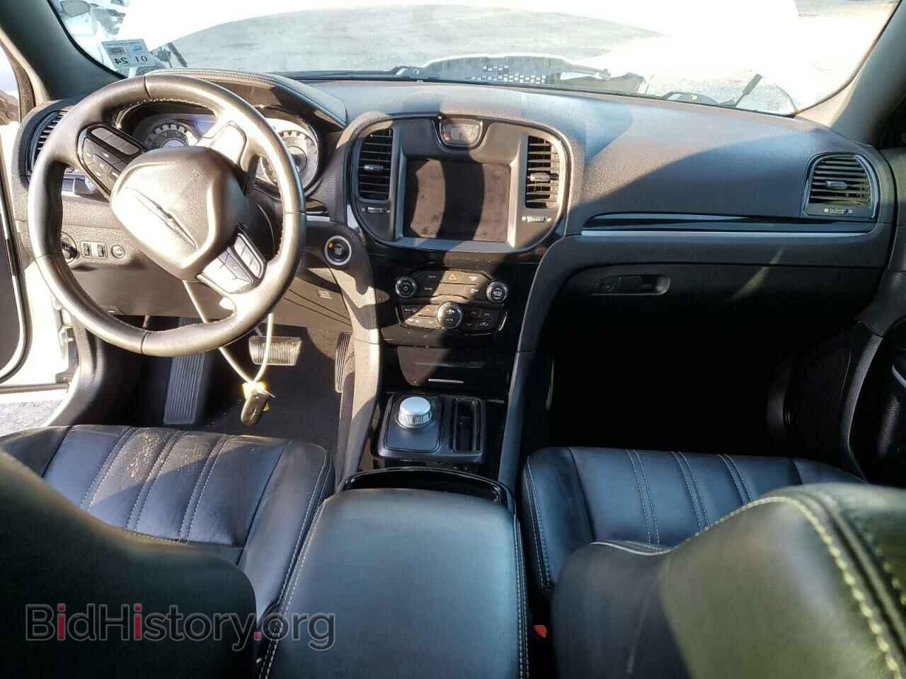 2019 CHRYSLER 300 - VIN: 2C3CCABG5KH628823 - Фото 8