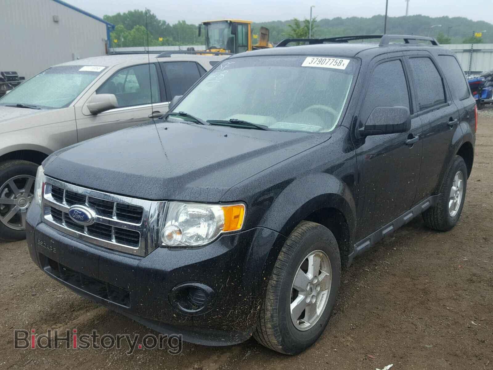 2011 FORD ESCAPE - VIN: 1FMCU0C75BKB43894 - Фото 2