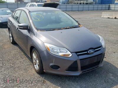 2013 Ford FOCUS SE, темно-серый — VIN 1FADP3F24DL241643, Copart