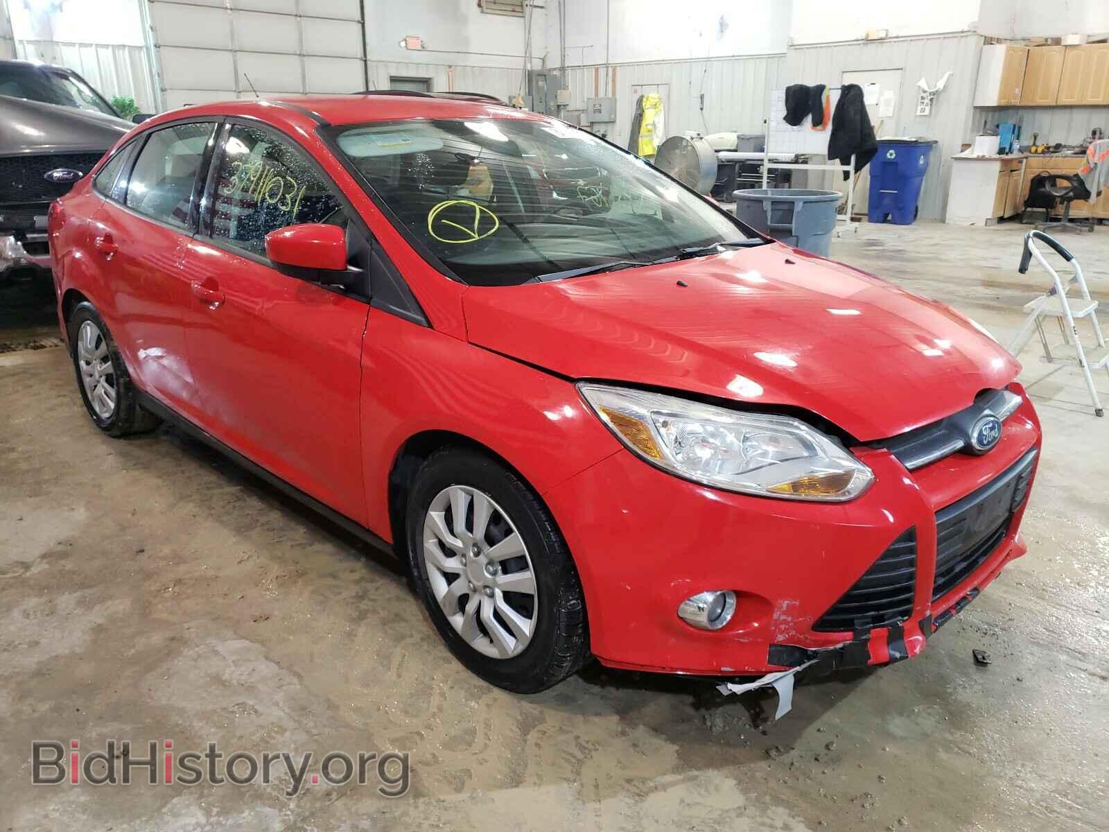 Photo 1FAHP3F28CL104950 - FORD FOCUS 2012