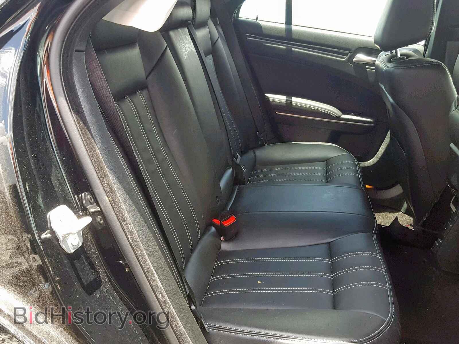 2019 CHRYSLER 300 - VIN: 2C3CCABG2KH537931 - Фото 6