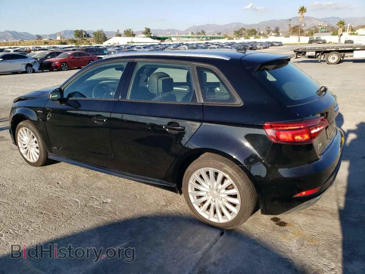 2018 AUDI A3 - VIN: WAUUPBFF0JA092806 - Photo 2