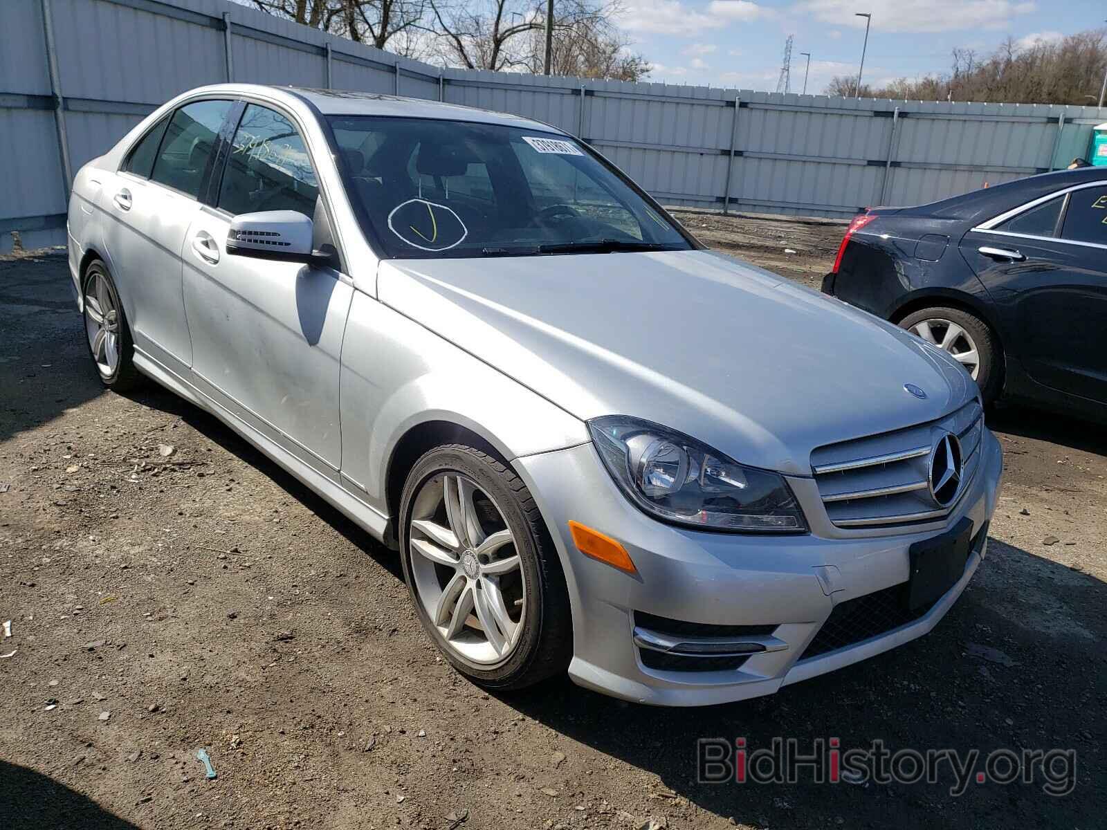 Photo WDDGF4HB2DA858988 - MERCEDES-BENZ C CLASS 2013