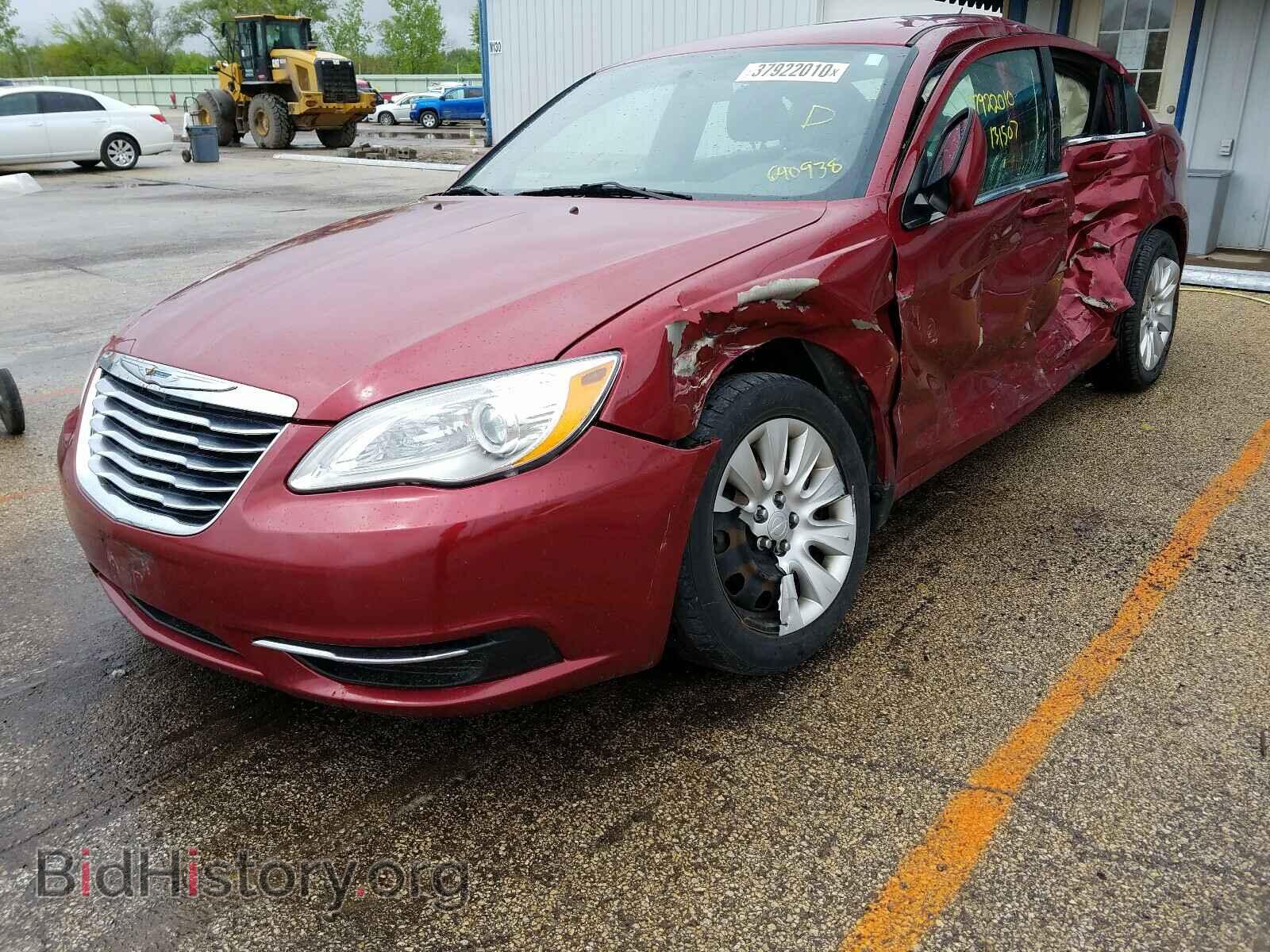 2013 CHRYSLER 200 - VIN: 1C3CCBAB8DN640938 - Фото 2