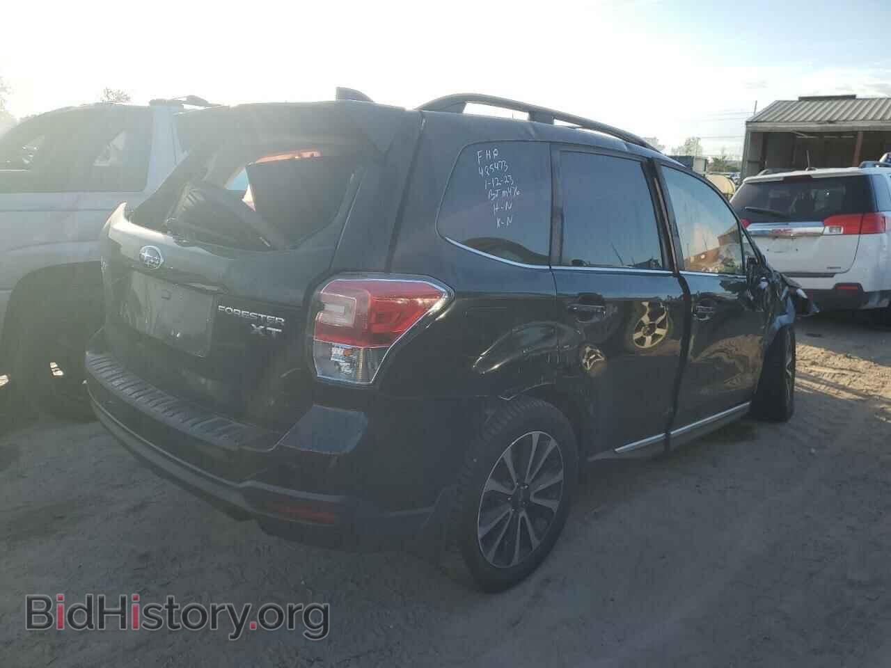 2017 SUBARU FORESTER - VIN: JF2SJGTC2HH415811 - Фото 3