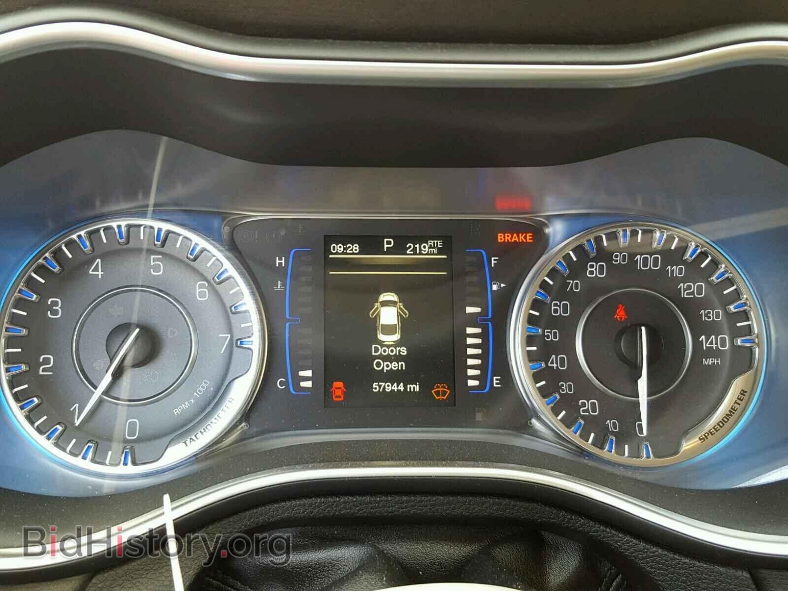 2016 CHRYSLER 200 - VIN: 1C3CCCAB5GN165100 - Photo 8