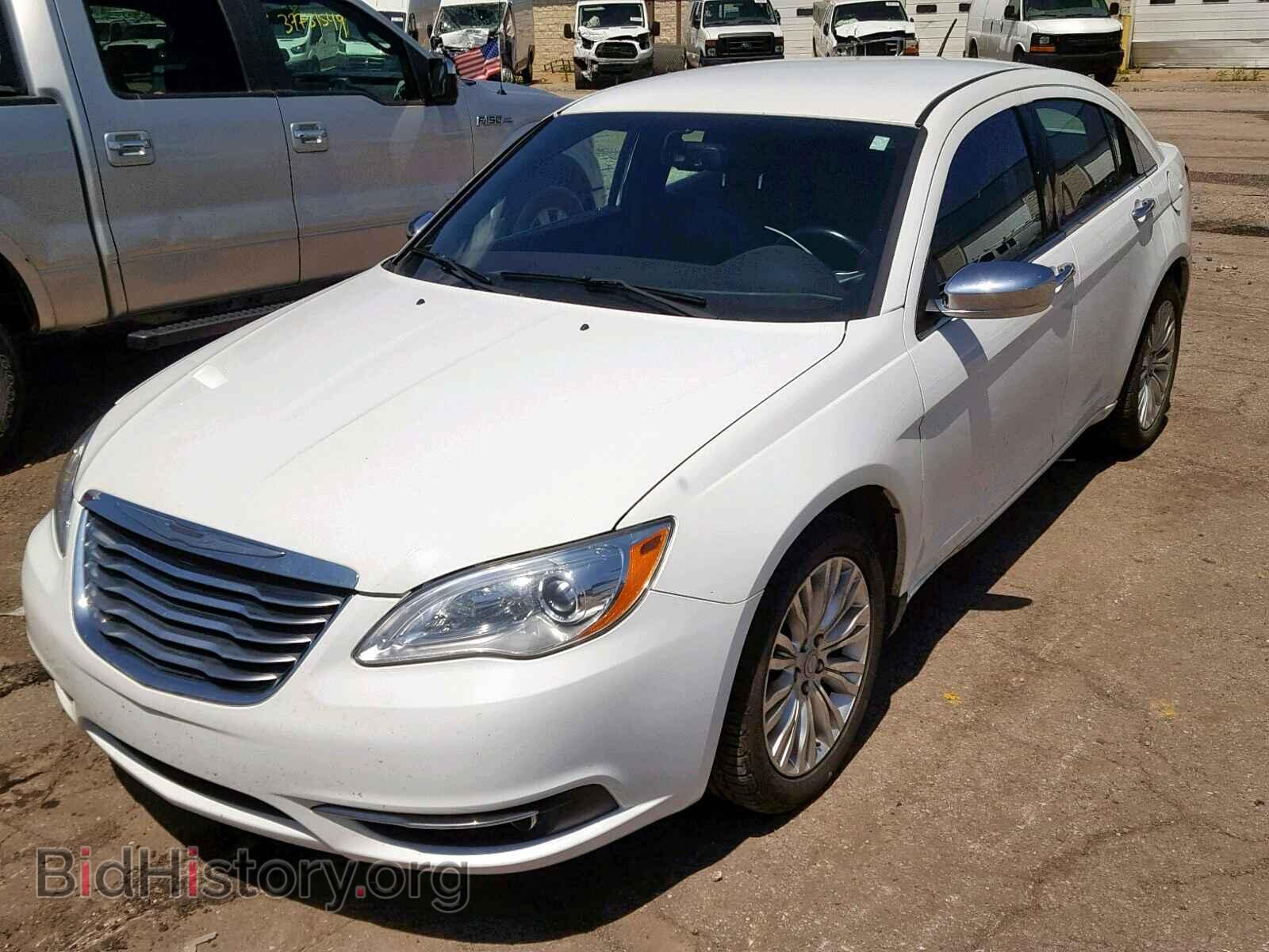 2011 CHRYSLER 200 - VIN: 1C3BC2FB7BN579793 - Фото 2