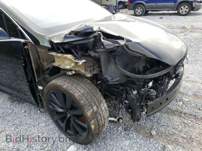 2019 Tesla MODEL X (VIN 5YJXCDE2XKF192734) — photo 9 of 10