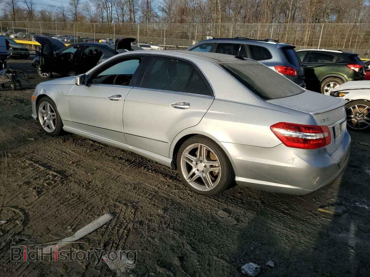 2011 MERCEDES-BENZ E-CLASS - VIN: WDDHF8HB4BA352040 - Фото 2