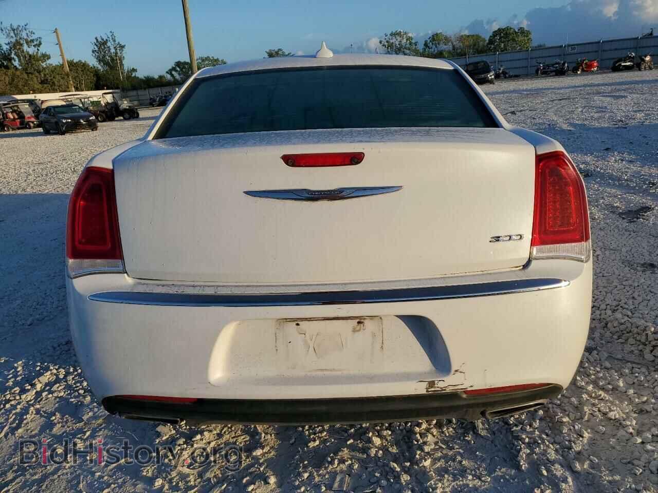 2015 CHRYSLER 300 - VIN: 2C3CCAAG1FH929953 - Фото 6