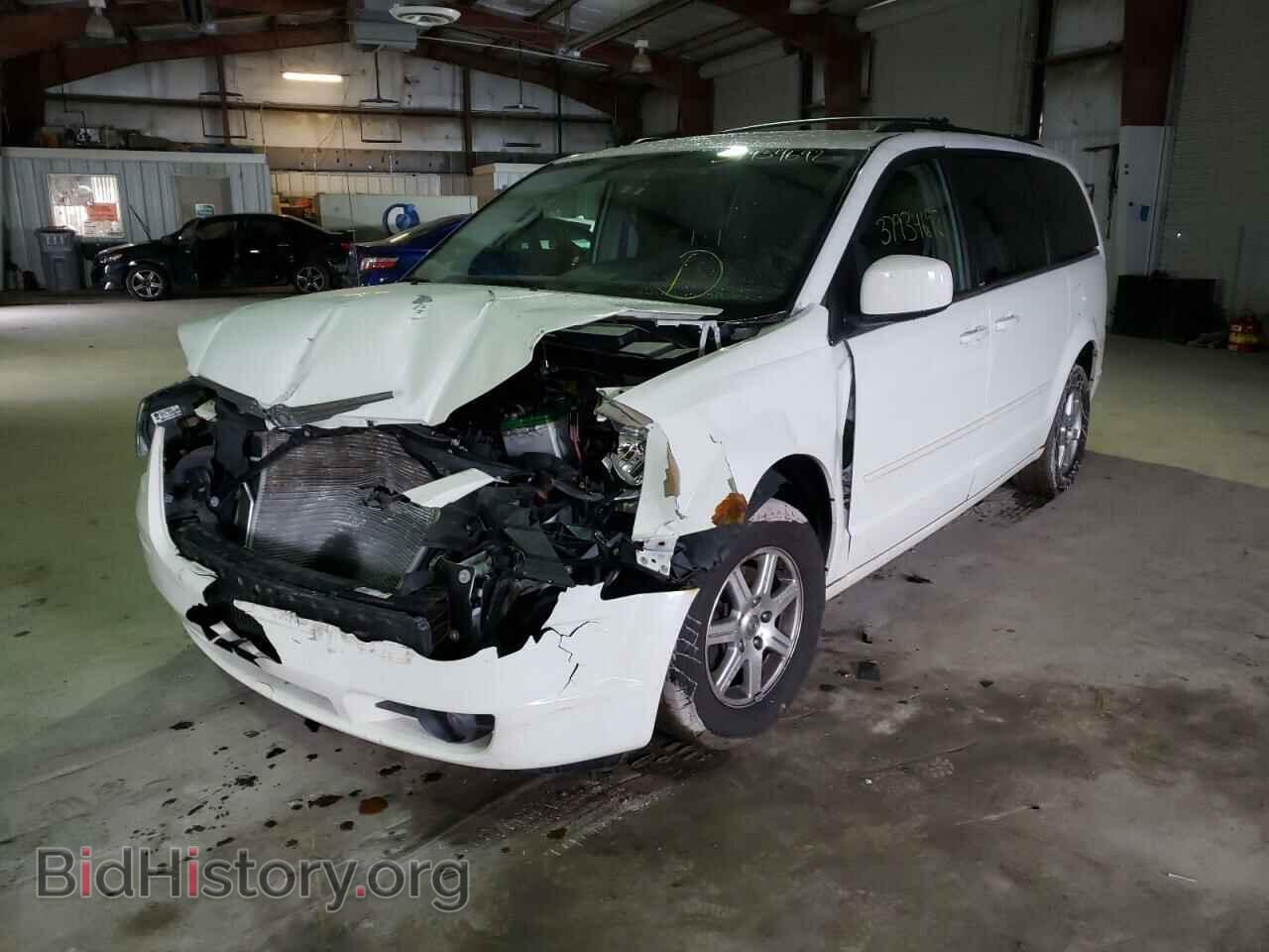 2008 CHRYSLER MINIVAN - VIN: 2A8HR54P88R674257 - Фото 2