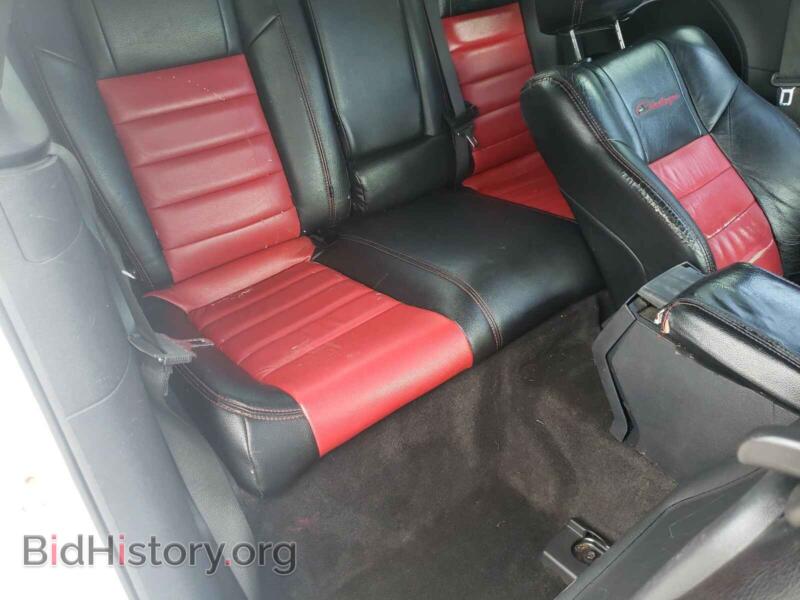 2010 Dodge CHALLENGER (VIN 2B3CJ4DV1AH322393) — photo 6 of 10