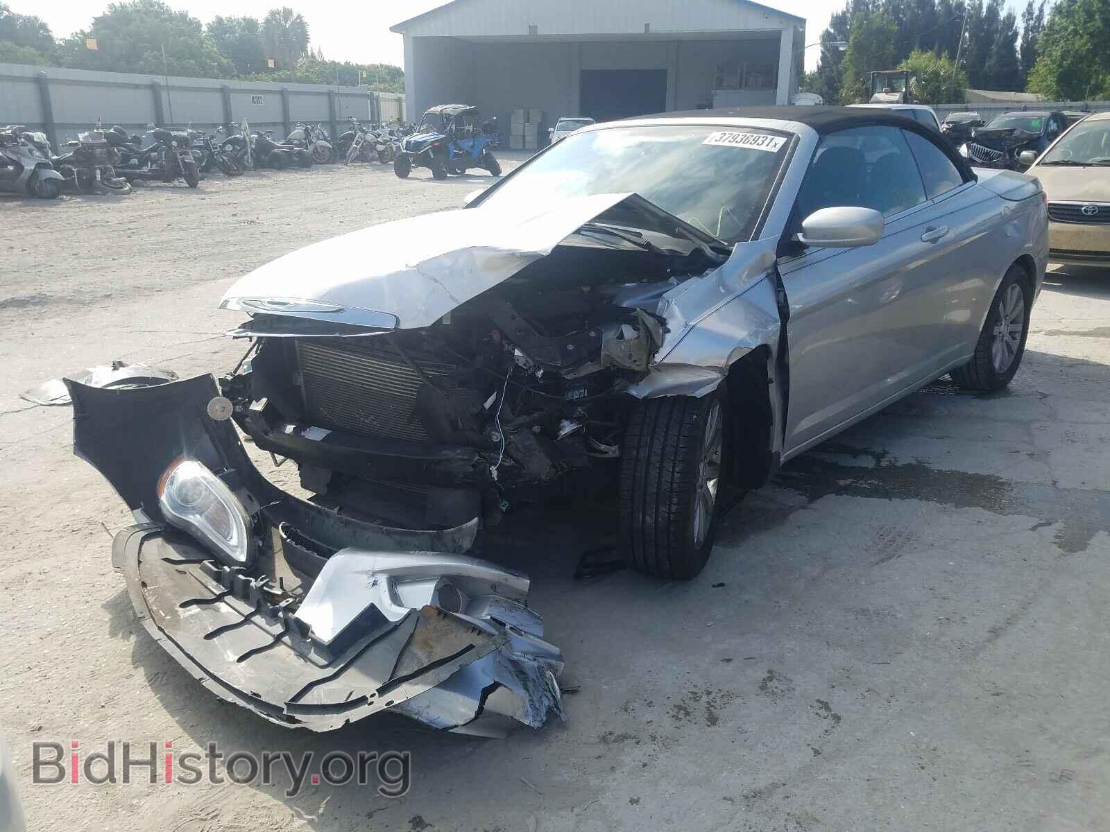 2012 CHRYSLER 200 - VIN: 1C3BCBEB3CN215776 - Фото 2