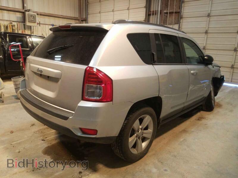 2011 Jeep COMPASS (VIN 1J4NT1FB2BD215753) — photo 4 of 10