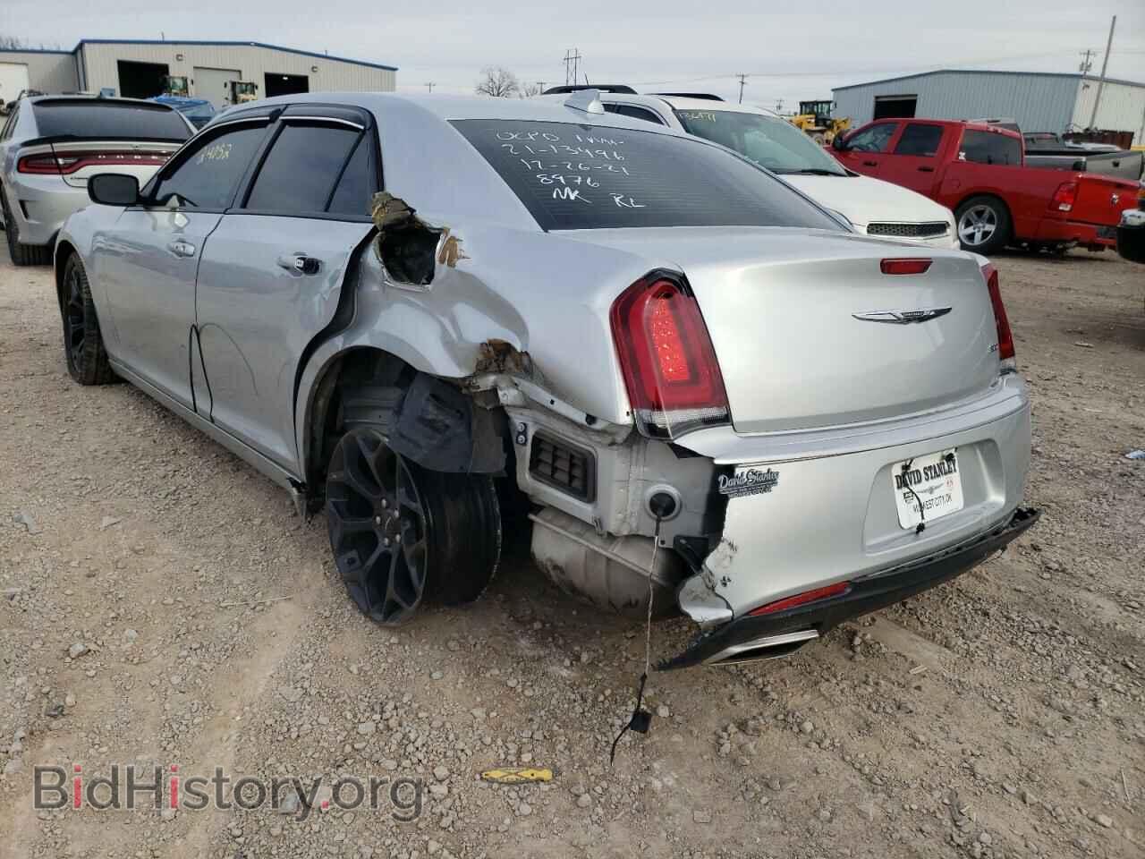 2019 CHRYSLER 300 - VIN: 2C3CCAAG2KH728976 - Фото 3