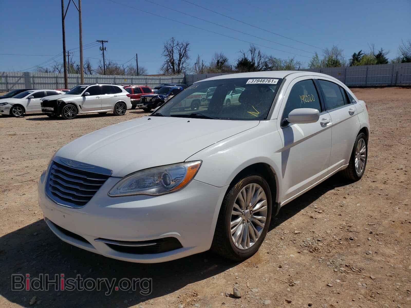 2012 CHRYSLER 200 - VIN: 1C3CCBAB2CN113413 - Фото 2