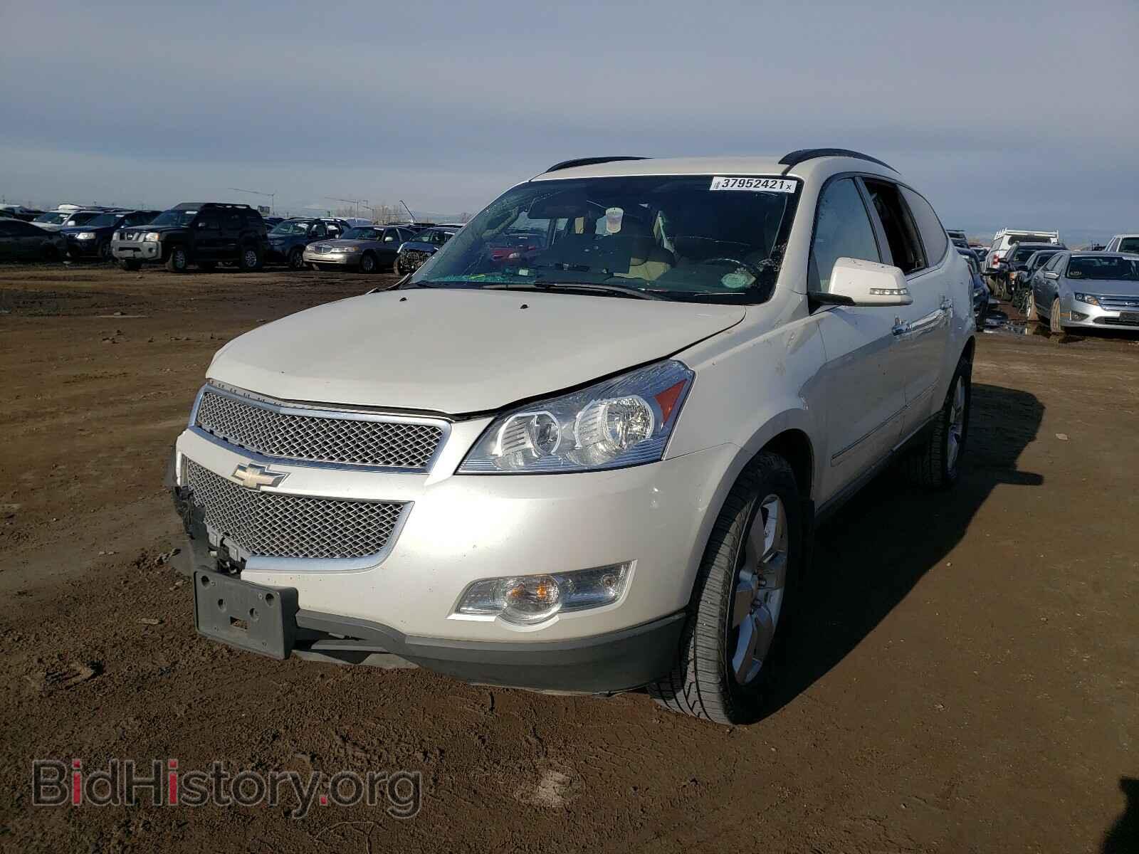 2012 CHEVROLET TRAVERSE - VIN: 1GNKVLED9CJ225532 - Фото 2