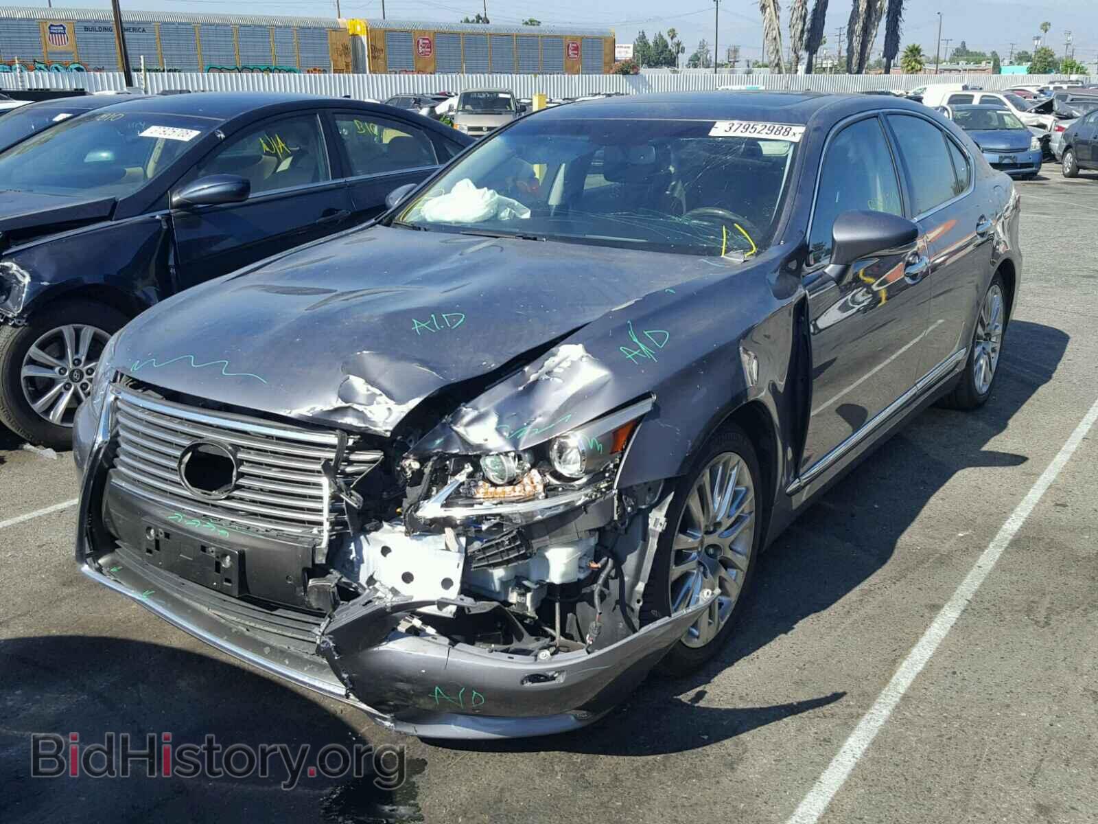 2014 LEXUS LS460 - VIN: JTHBL5EFXE5130032 - Фото 2