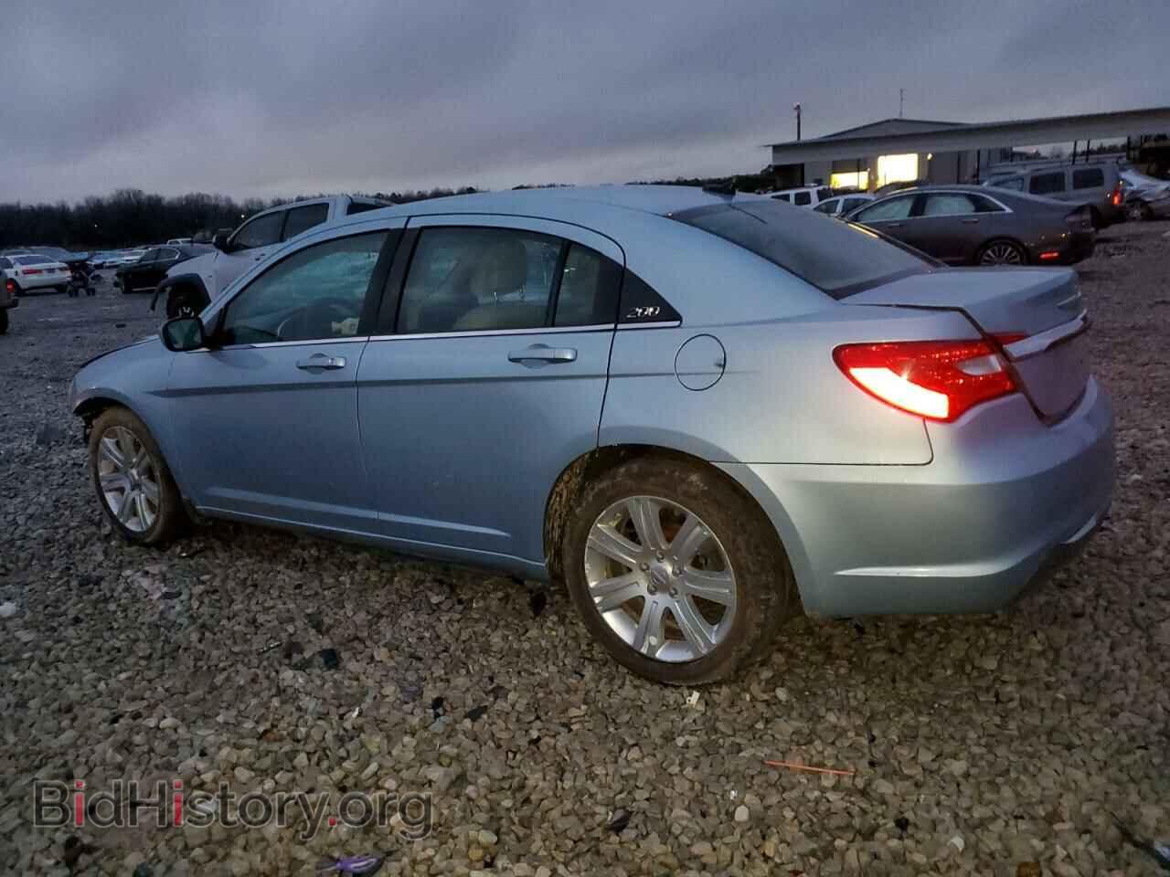 2013 CHRYSLER 200 - VIN: 1C3CCBAB4DN647594 - Фото 2